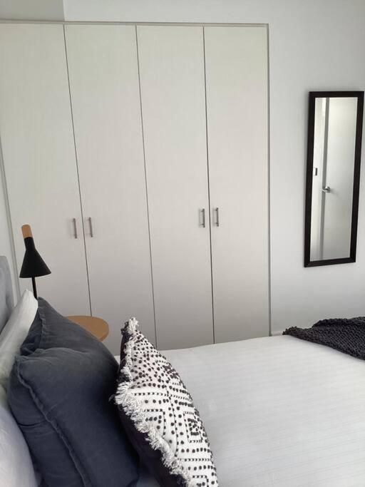 In The Heart Of Port Melbourne Apartment Екстериор снимка